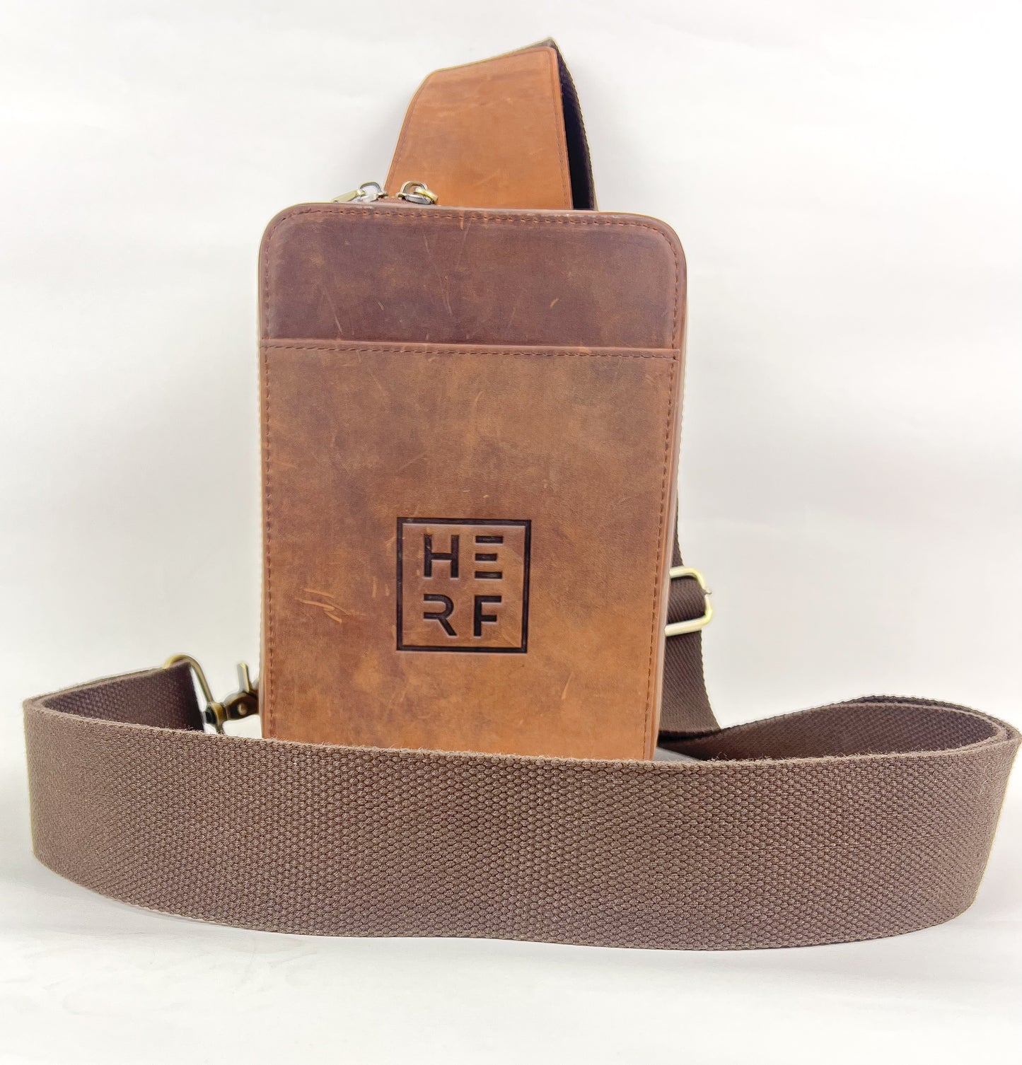 The Herf Crossbody 2.0 – Premium Leather Cigar Case