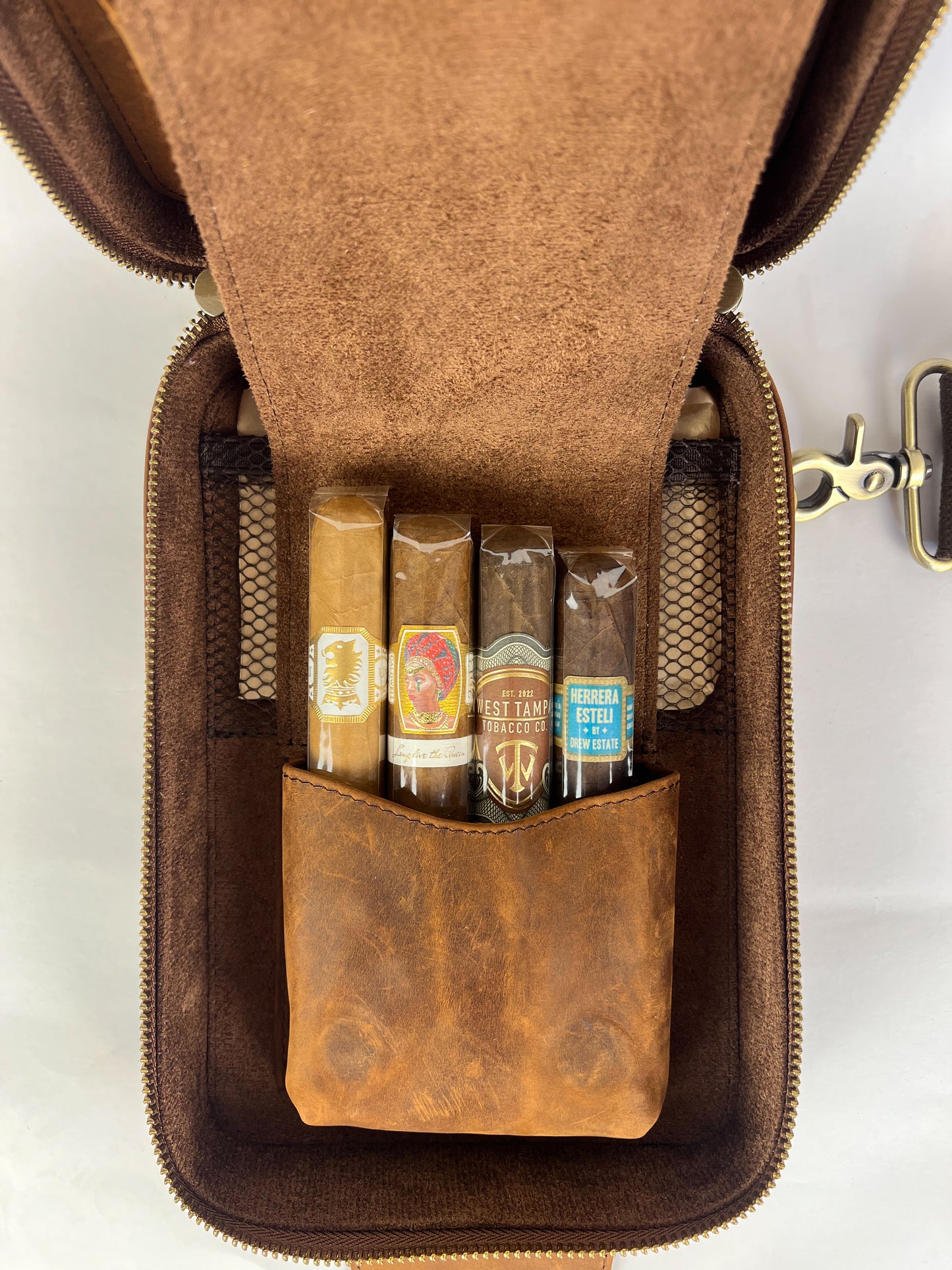 The Herf Crossbody 2.0 – Premium Leather Cigar Case