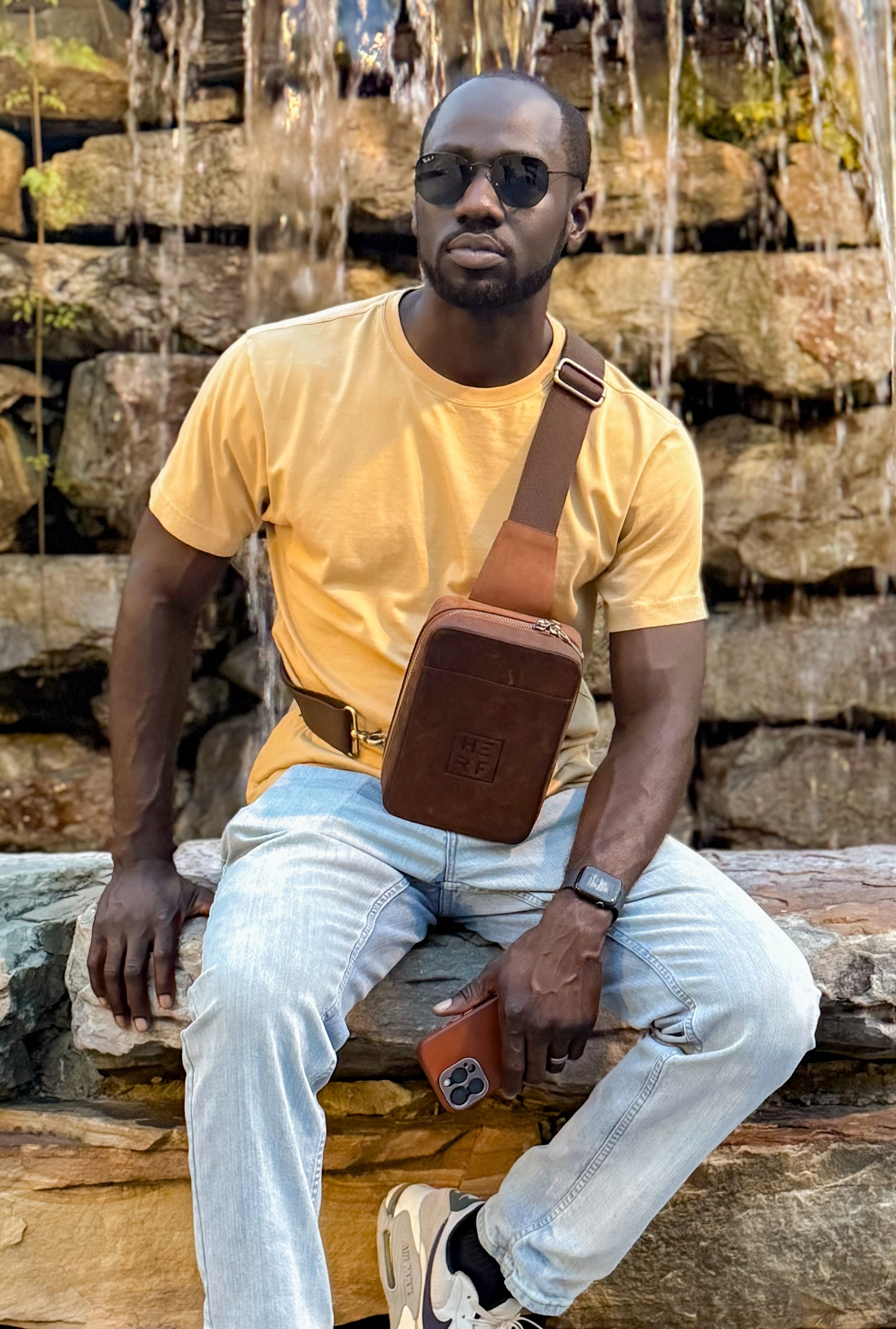 The Herf Crossbody 2.0 – Premium Leather Cigar Case