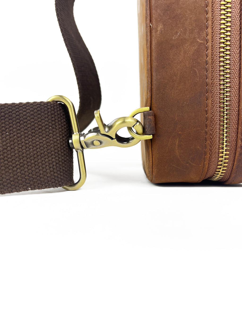 The Herf Crossbody 2.0 – Premium Leather Cigar Case